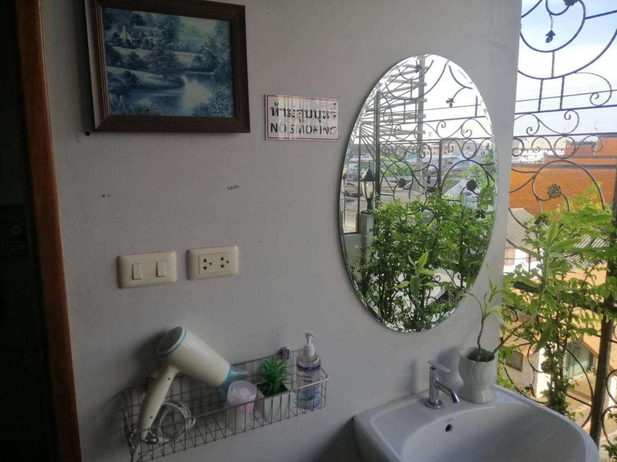 T2B Hostel Chiang Mai Exteriör bild